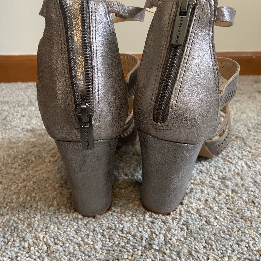 Shoes - Picture 4 of 5
